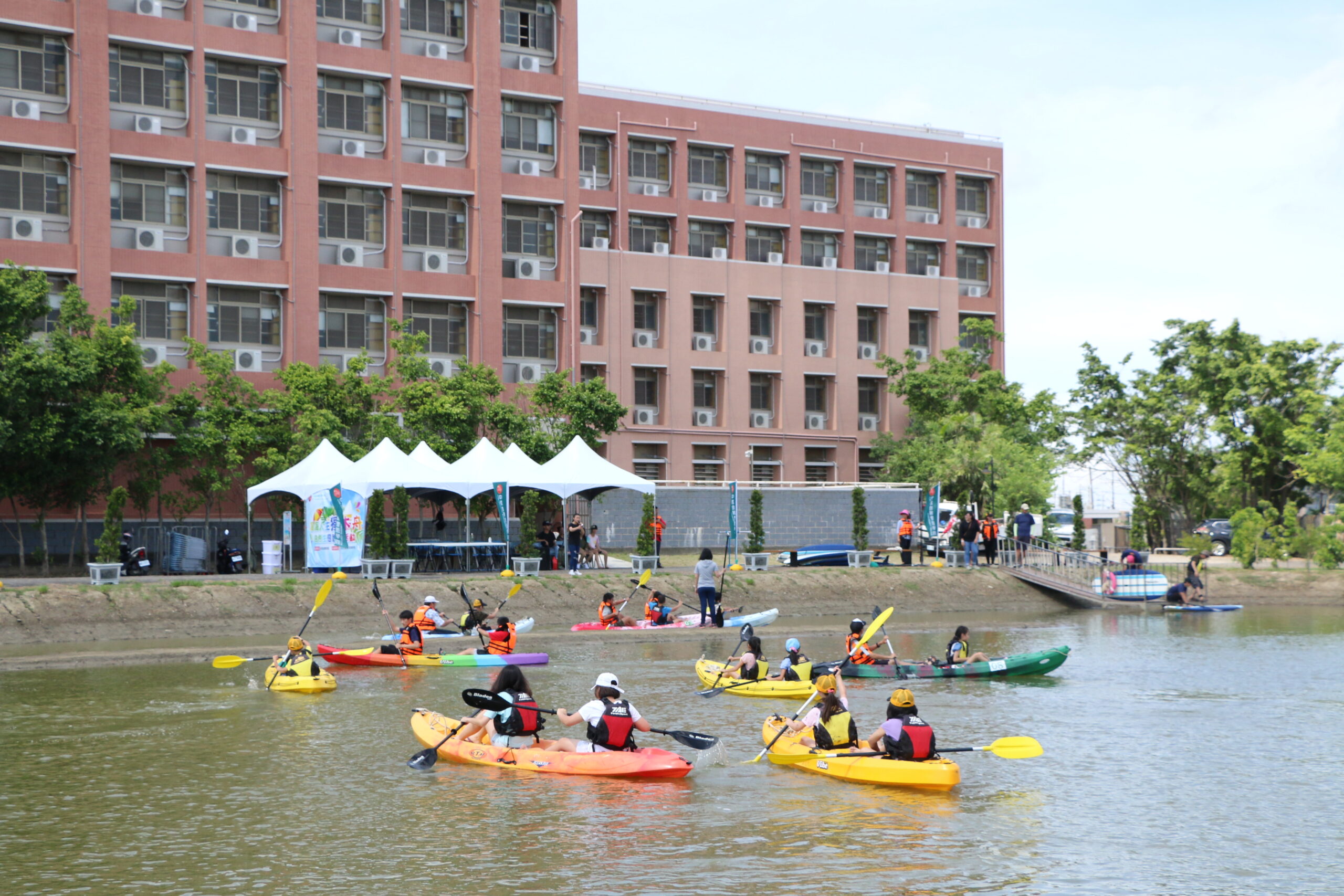 HỌC BỔNG INTENSE ĐẠI HỌC KHCN TRUNG TÍN